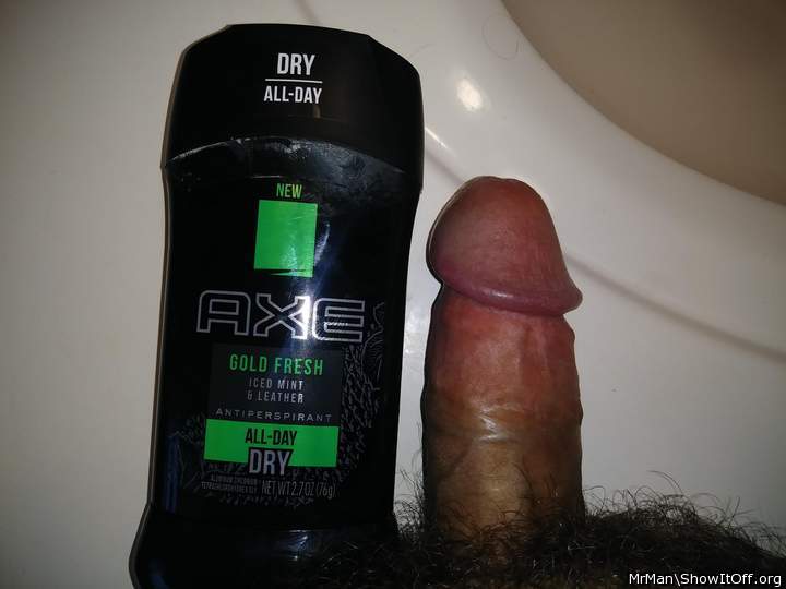 Looking for girls to chat with and maybe share some pics back and forth lol