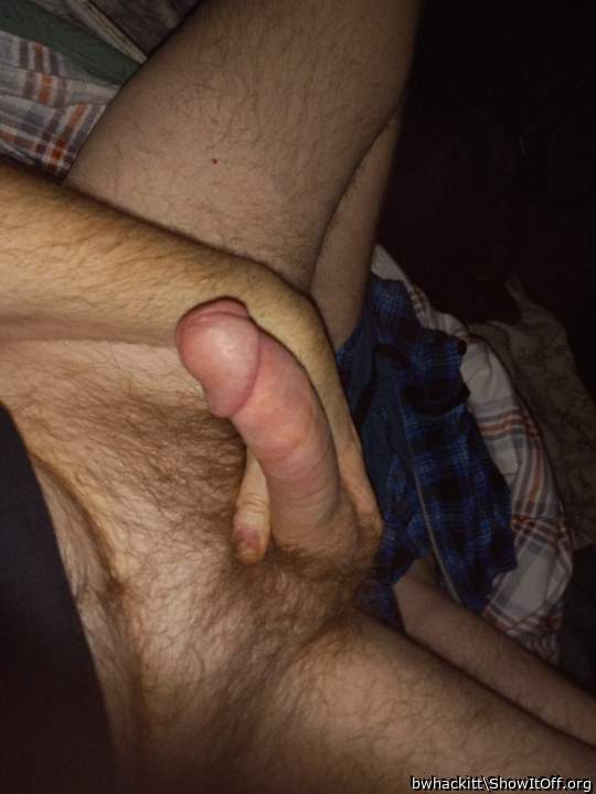 I'd love to worship, suck a load from your hot thick cock 