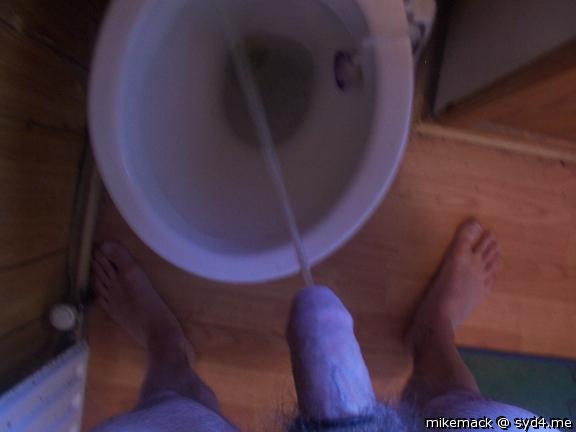HOT PISSING PORN    