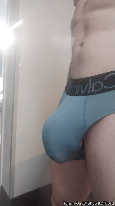 Very sexy bulge love the underwear