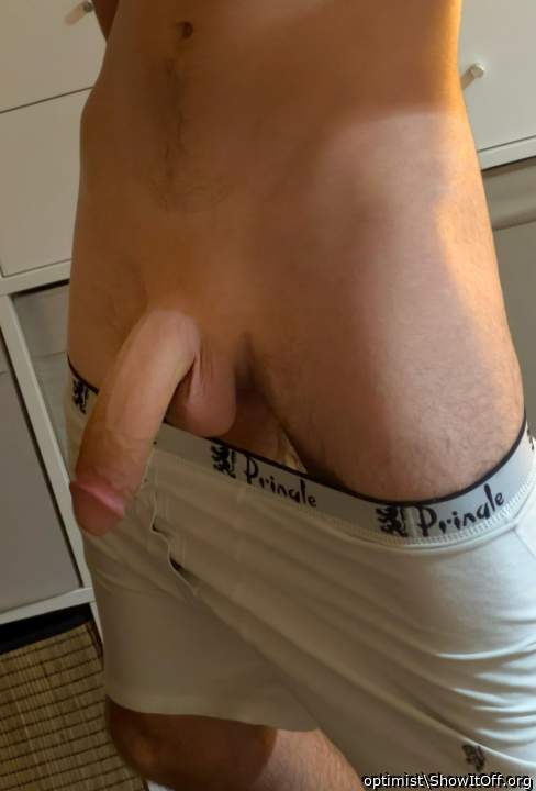 Photo of a schlong from optimist