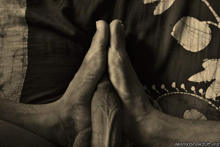   Such a sexy picture!  Love your veiny cock and sexy feet 