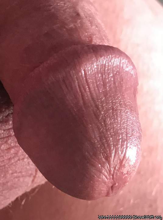 Hard to take photos of oneself, isn't it?
Nice glans penis