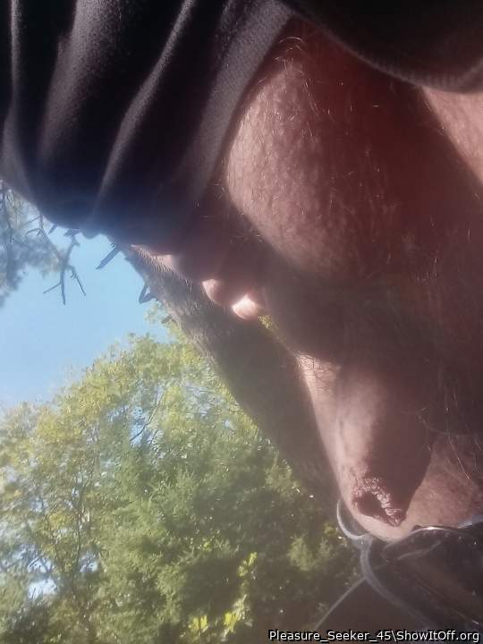 I like that you do outdoor pics.