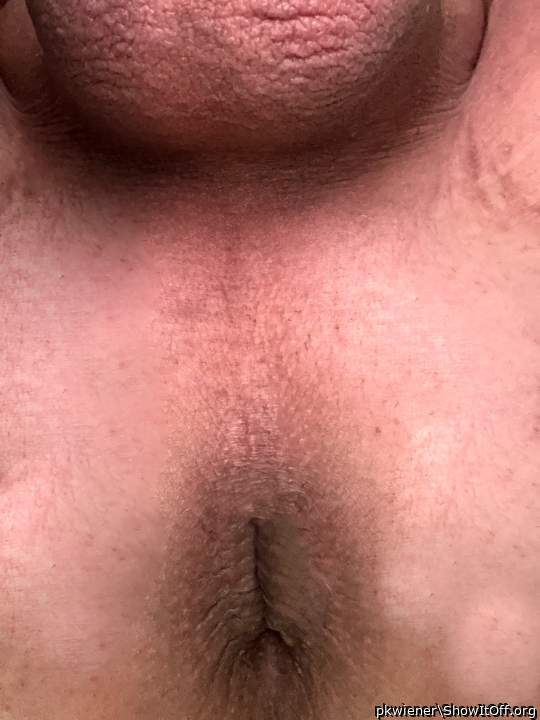 Inviting, tasty-looking asshole!! Needs fucking and cum!!