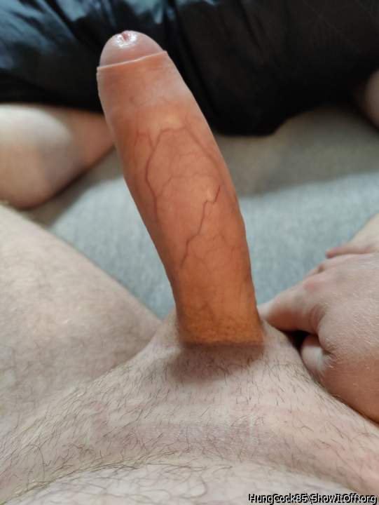 Soooo hot to stroke and suck on mmmm