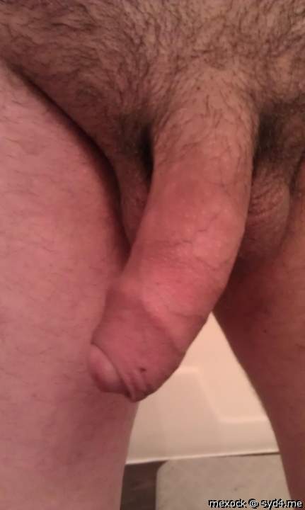 Mmm mmmm mmm love your uncut cock