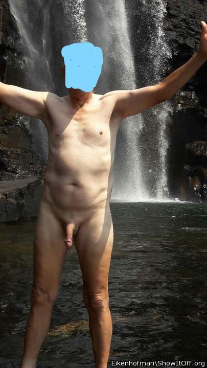 Lovely...impressive cock...where is that?
