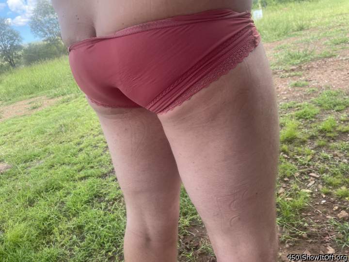 I love bum crack.