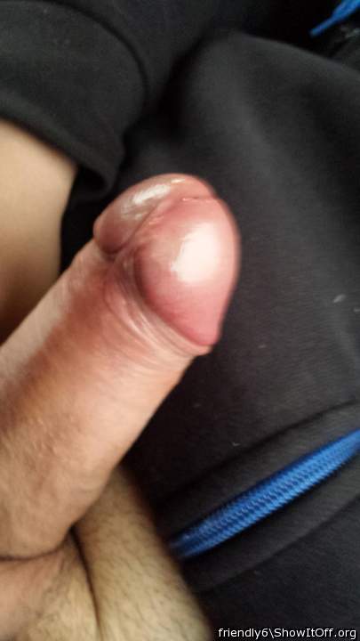 Can someone lick me right there please
