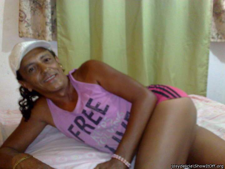 i love to sperm this girl 