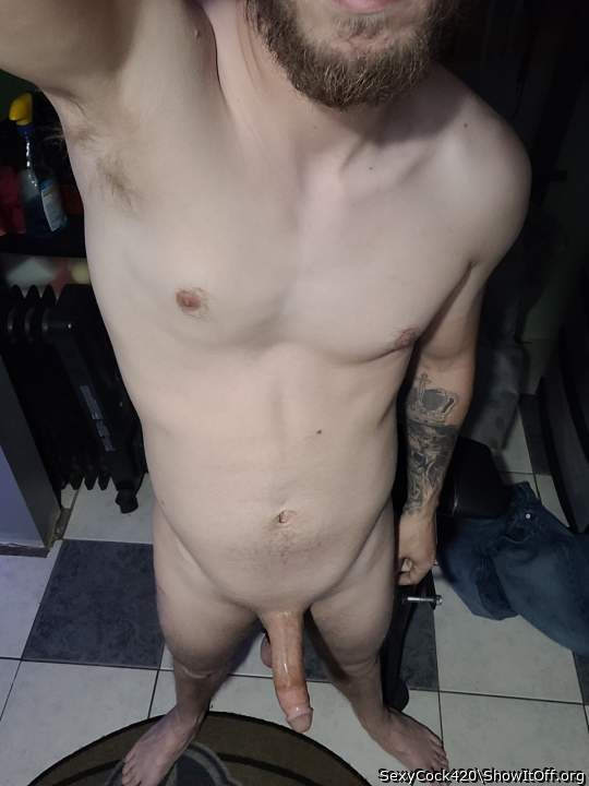 Fit body and nice cock.  Perfect combo 