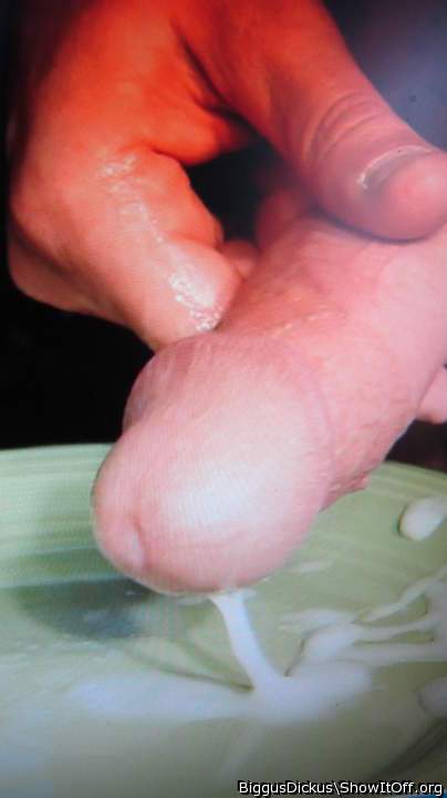 Photo of a boner from BiggusDickus