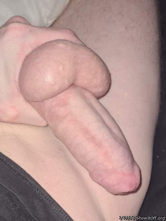 Mmm you look sooo full ! Id wank you dry &#128521;