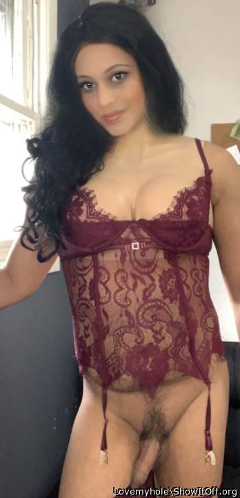 You look amazing would love to make love to you 