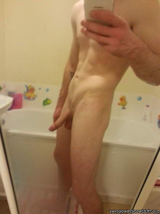 very hot body ... cool selfie!!