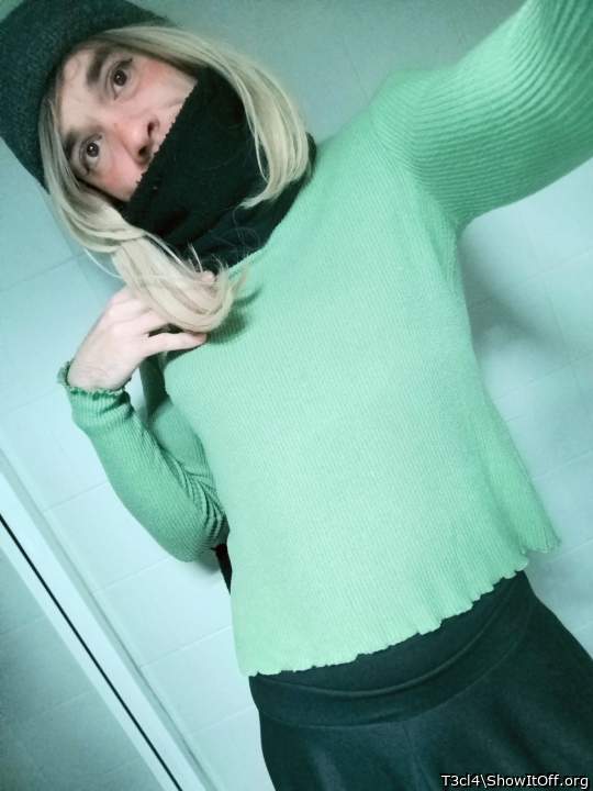 Photo of a penis from T3cl4