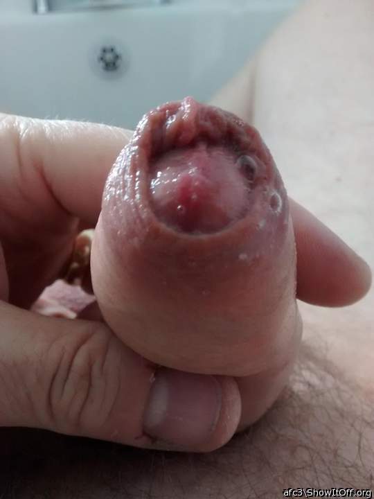 mmm - would love to slip my tongue between your skin and hea