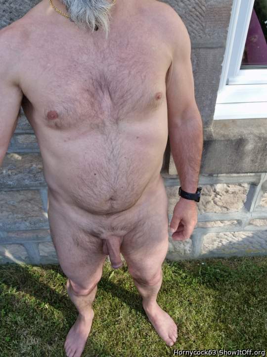 Nice chest hair too 