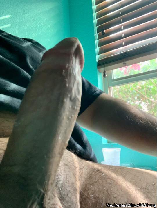 I'd love to worship, suck a load from your hot thick cock 