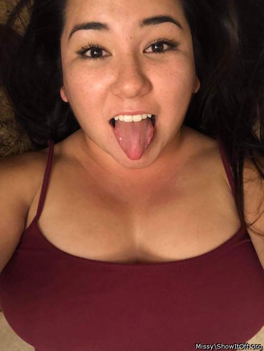 I wanna paint that tongue a thick shade of white    