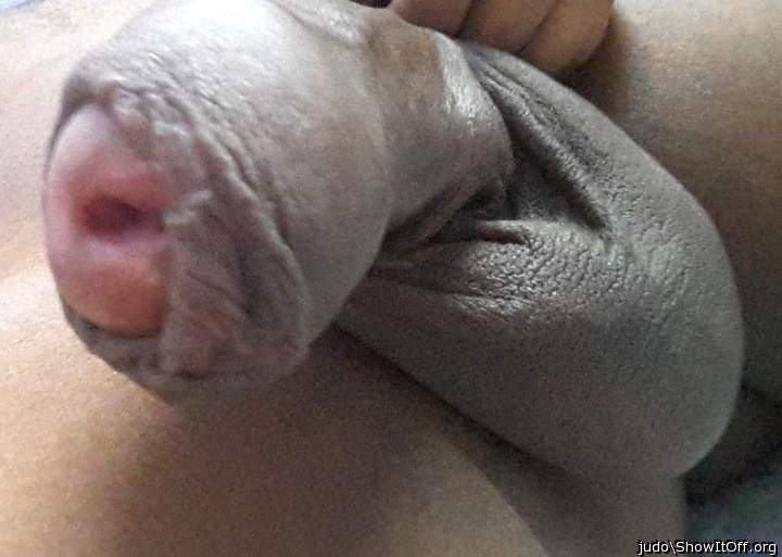I love that pink head and that big pee hole 