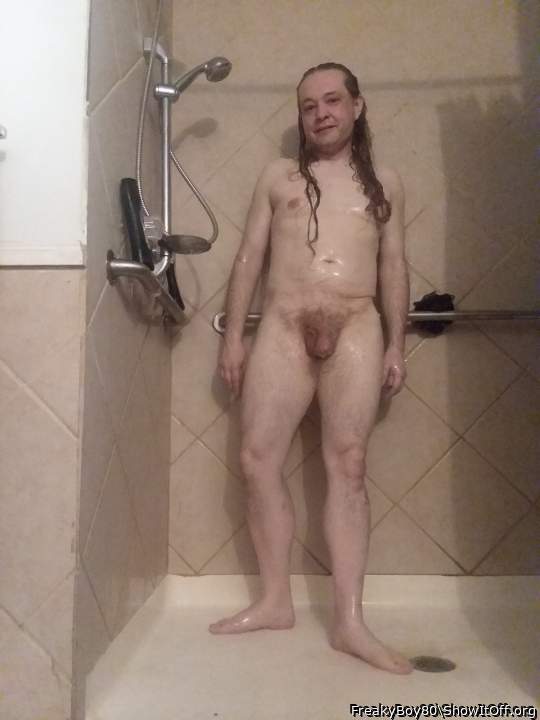 I love being seen bathing on the Internet.