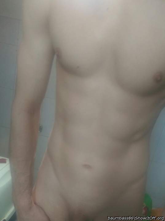 Damn! Very sexy body!!