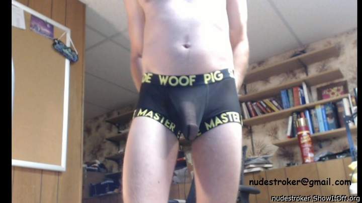 Photo of a short leg from nudestroker