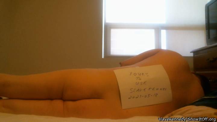     Yes mommie give slave your big cock to take as you wish