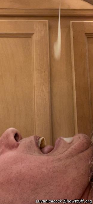 Solo facial cumshot