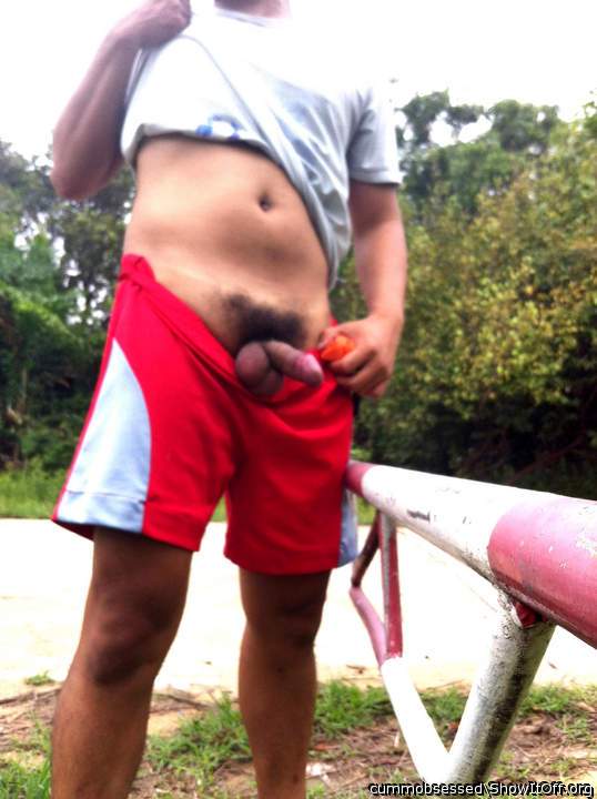 Photo of a stiffie from cummobsessed