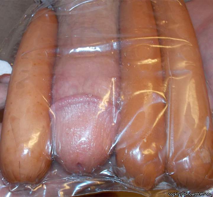 There's no doubt about which one I'd love to suck cum from. 
