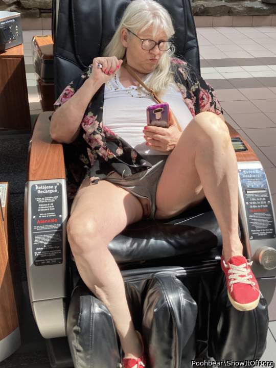 I love those massage chairs&#128512;