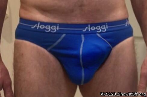 Fantastic bulge in hot sexy tight briefs    
