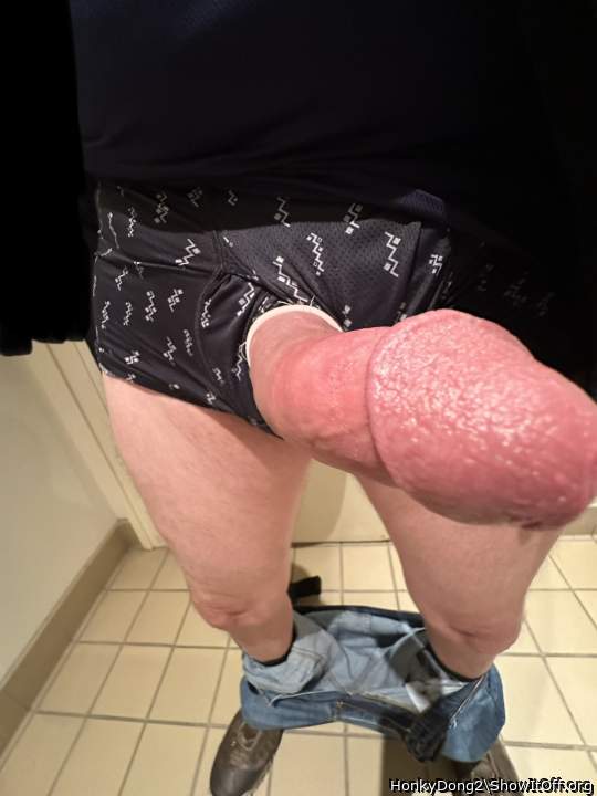 Photo of a pecker from HonkyDong2