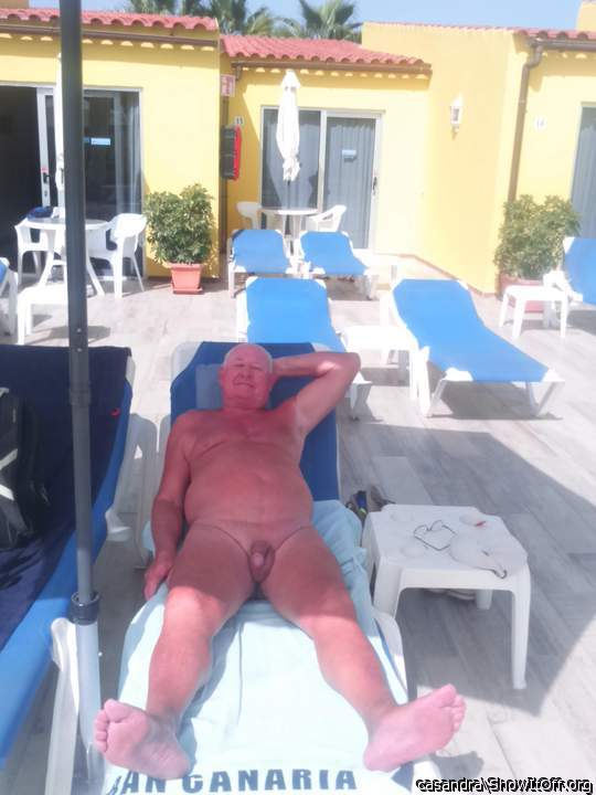 Tropical la Zona Naked today