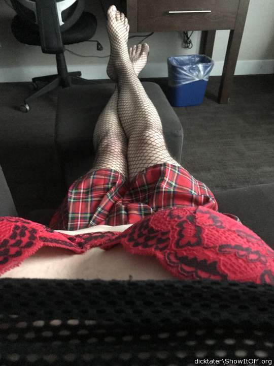 Oh Fish Net's....How 1950's. You Saucy little Slut.