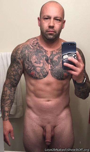 Naked guy selfie
