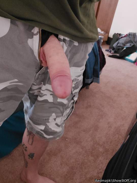 I'd love to suck a load from your hot thick cock 