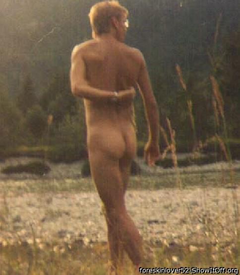 gorgeous man and gorgeous body and arse mmmmmmmmmmm    
