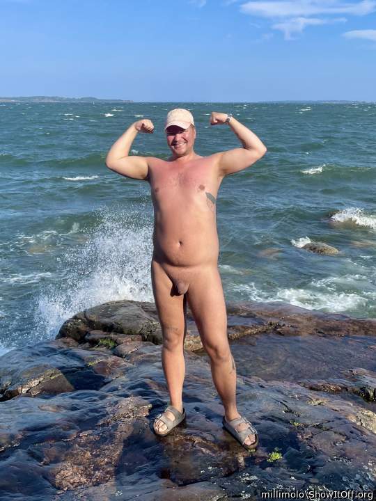 Windy day at the nude beach &#127744;