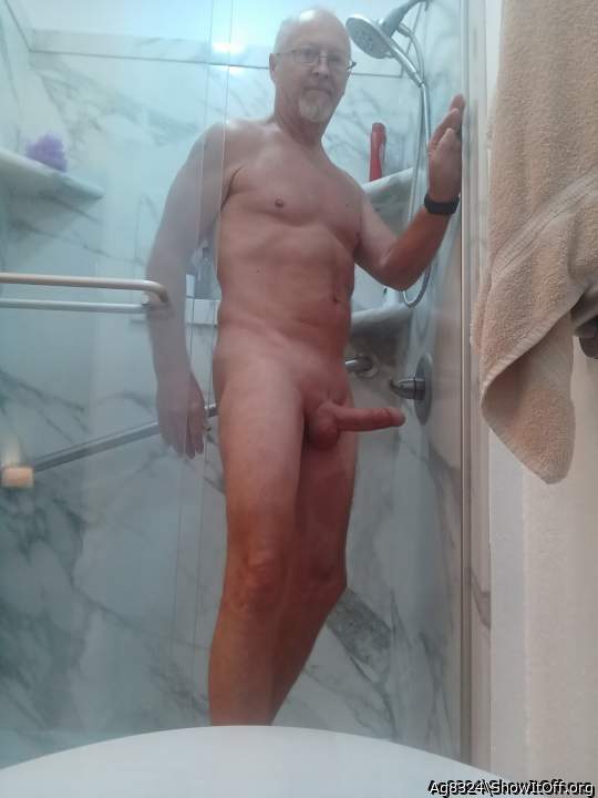 I'd kneel down to suck a load from your hot thick cock 