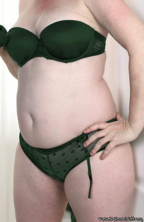 Mmmm gorgeous body.