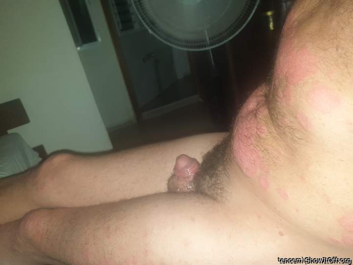 Flashing in a hostel in Tel Aviv