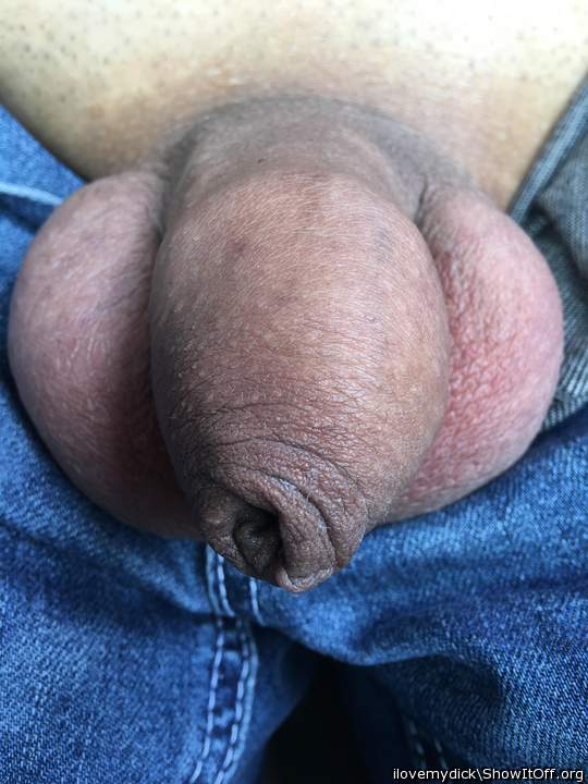 Photo of a third leg from ilovemydick