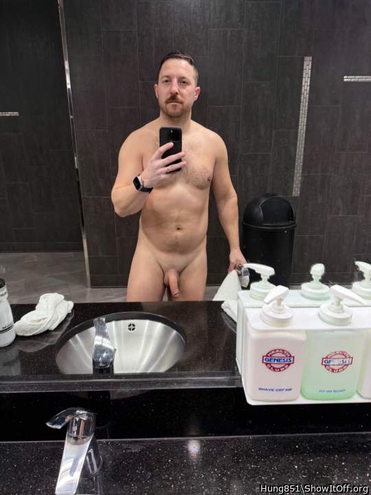 Just wanna say licking really good good looking man nice bod