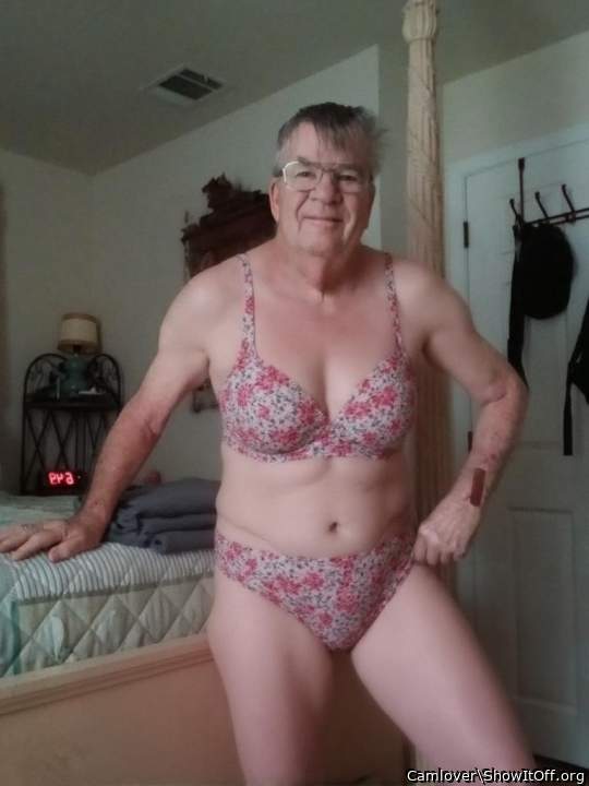 Mmm Baby, love how u dress so hot for me
