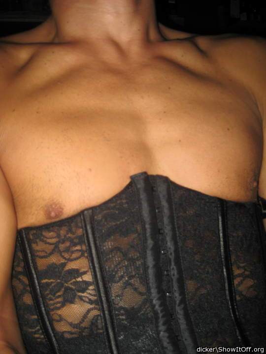 Incredibly sexy chest!