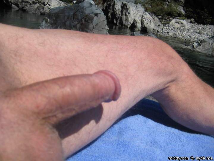 awesome cock
awesome scenery

would love to be sucking yo